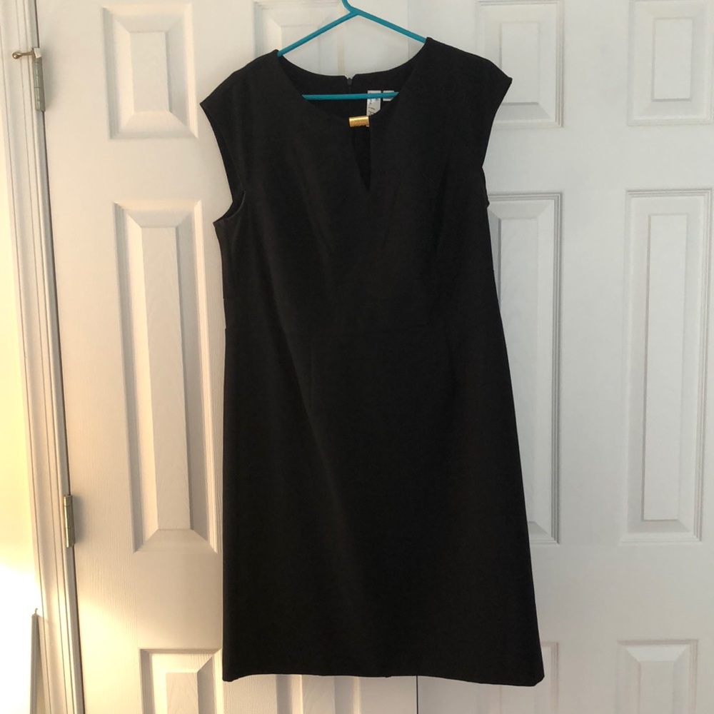 Black sleeveless dress size 14W